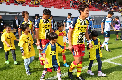 地元:北九州のサッカーチーム「ギラバンツ北九州」のトップスポンサーです!