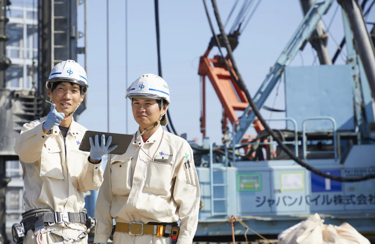 建物を建てるための第一歩、それが建設基礎です。すべての建物は、この建設基礎の上に成り立っています。