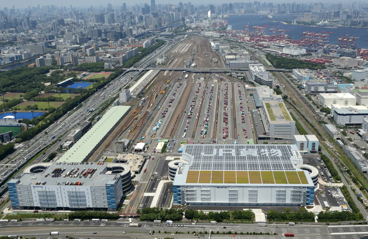 鉄道を基軸とした「総合物流企業グループ」を目指して