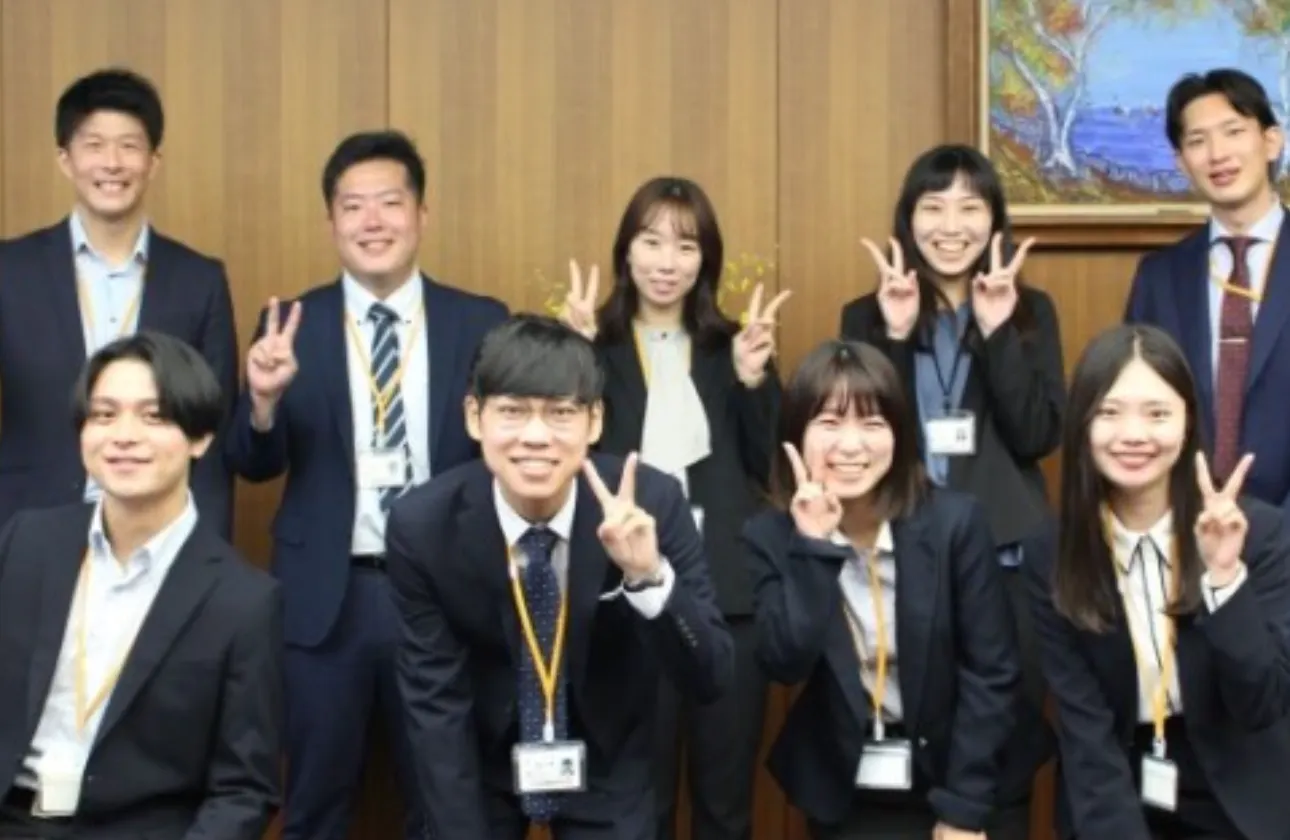 文系理系、専攻している学科などは不問です。株や証券の専門知識も問いません。