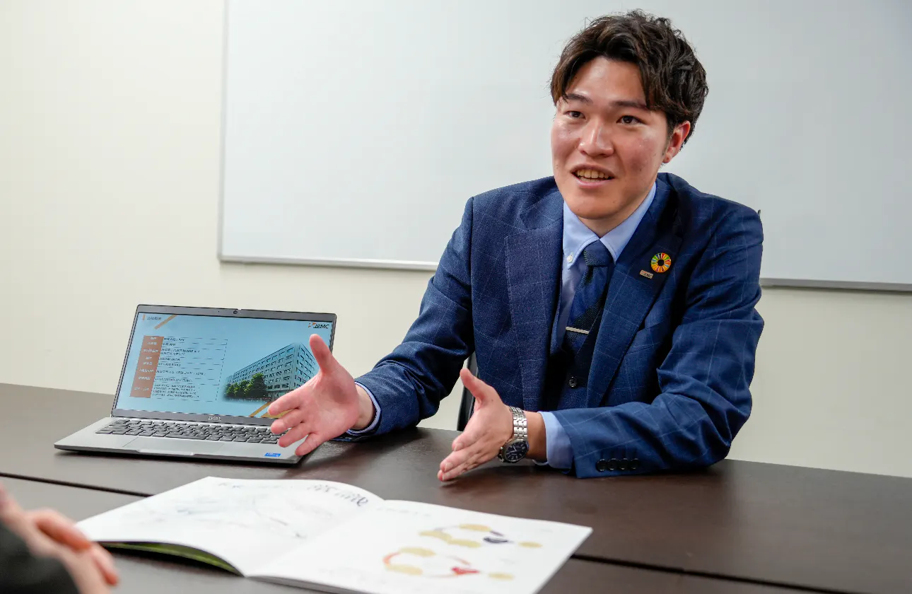 「スピード成長」 創業11年半で東証一部上場!