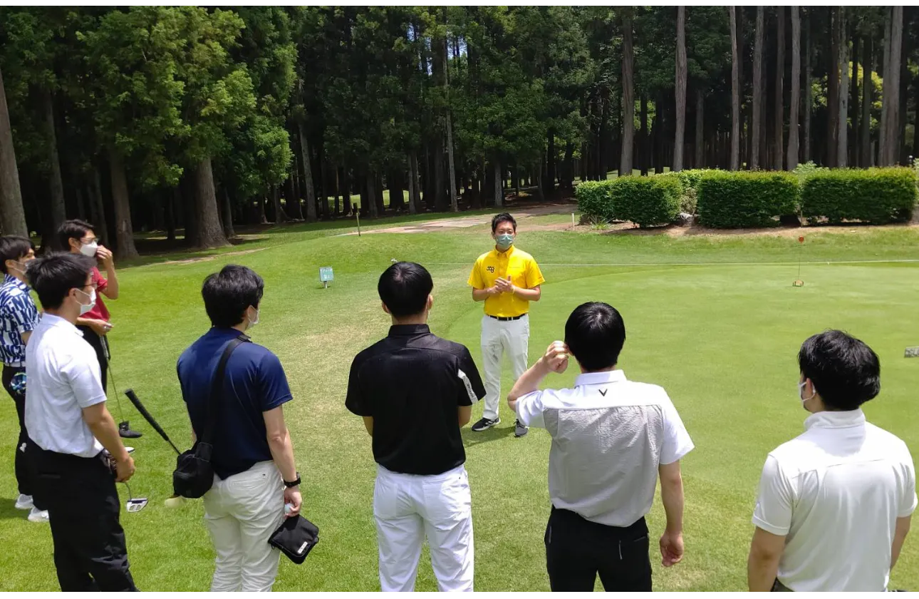 ゴルフ体験を軸とした充実した研修制度