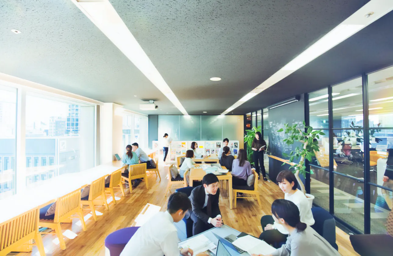 誰が発言したかは関係ない。年次や経験に関係ないフラットな文化。