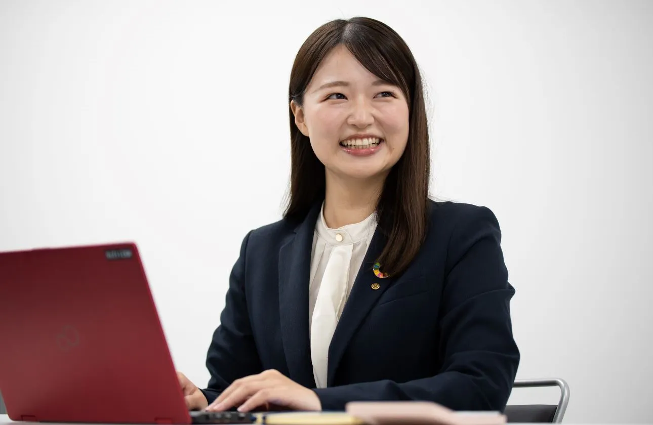 https://www.marusan-sec.co.jp/
>採用情報>TOP>先輩メッセージ動画