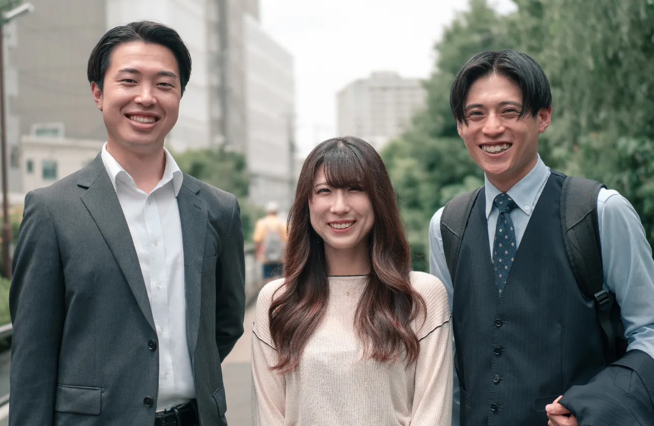 2022年、23年卒の先輩社員となります!
皆さん仲が良く、プライベートと仕事のメリハリをつけながら日々業務に励んでくださっています。
