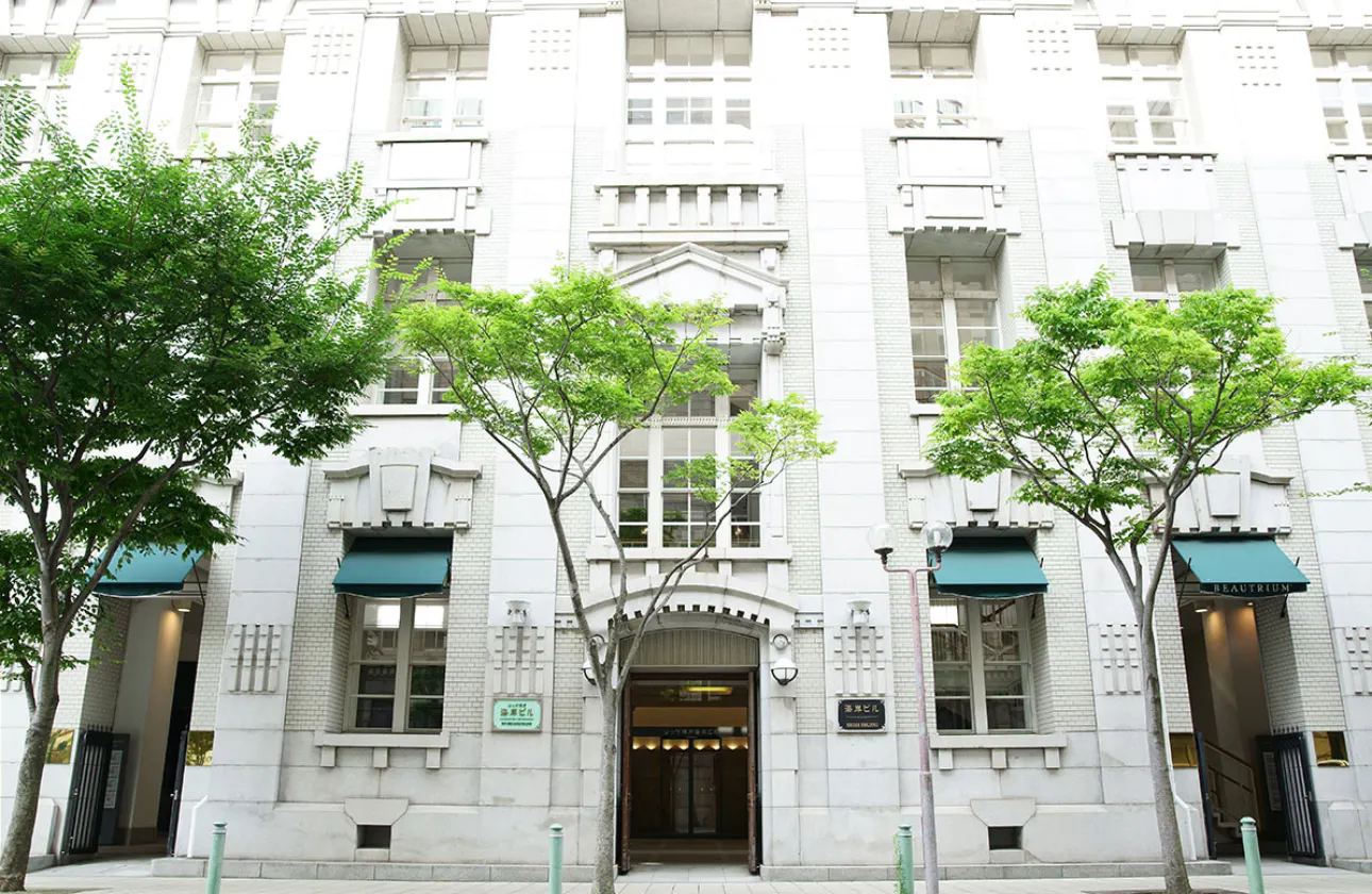 駅からもほど近く、ブランドショップやオシャレなカフェも多い街
たまに汽笛も聞こえてきます～